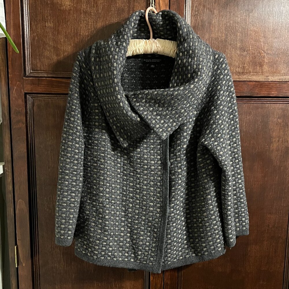 BANANA REPUBLIC SNAP FRONT CARDIGAN